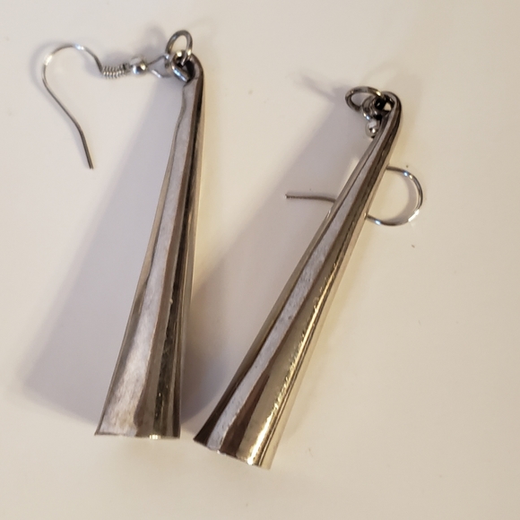 Retro Jingle cone siver tone matching necklace and earrings - Picture 3 of 5